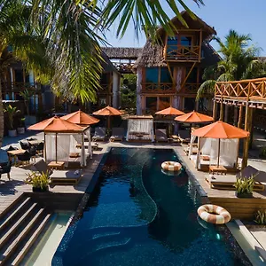 https://aldea-kuk.quintano-roohotels.com
